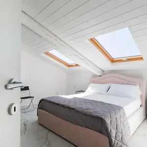 apt-attico-bella-napoli-by-dimorra.hotels-amalfi.com/