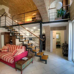 https://apartment-in-the-historic-city-center-of-siena.it-tuscanyhotel.com