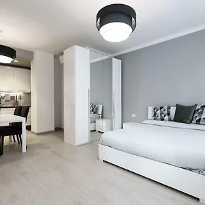 https://milan-center-apartment-studio-porta-romana.it-lombardy.com