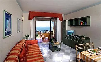 Residence Madrigale Costermano Aparthotel