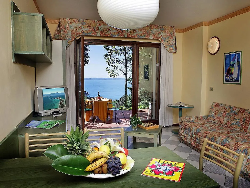 **** Aparthotel Residence Madrigale Costermano Italy