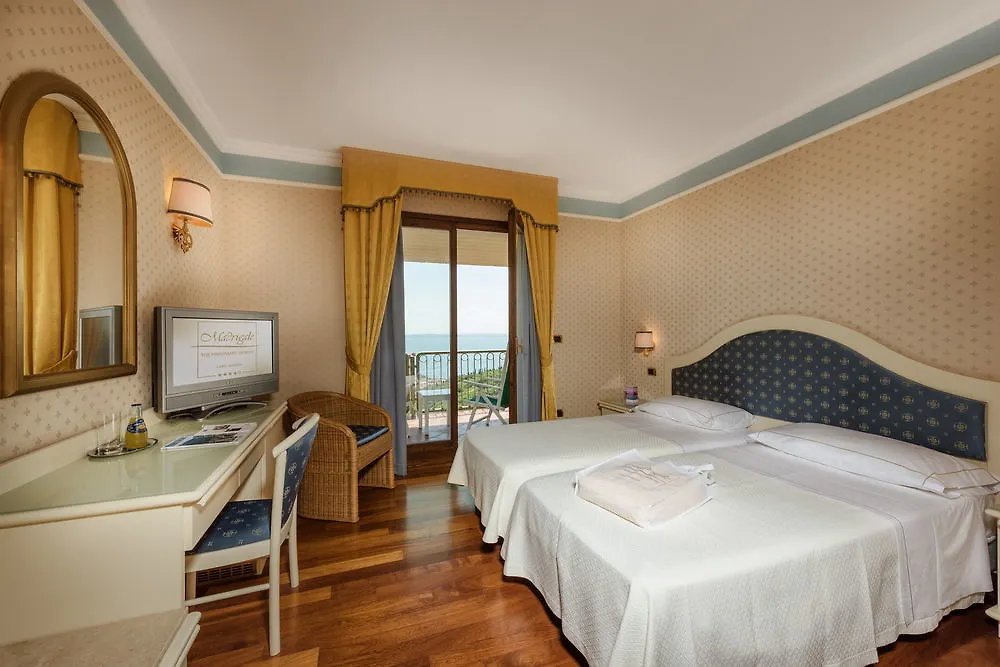 Aparthotel Residence Madrigale Costermano